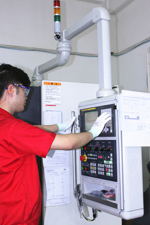 智能工廠中人機(jī)界面的顯示屏 如何當(dāng)好向?qū)? />
</span>
<span id=